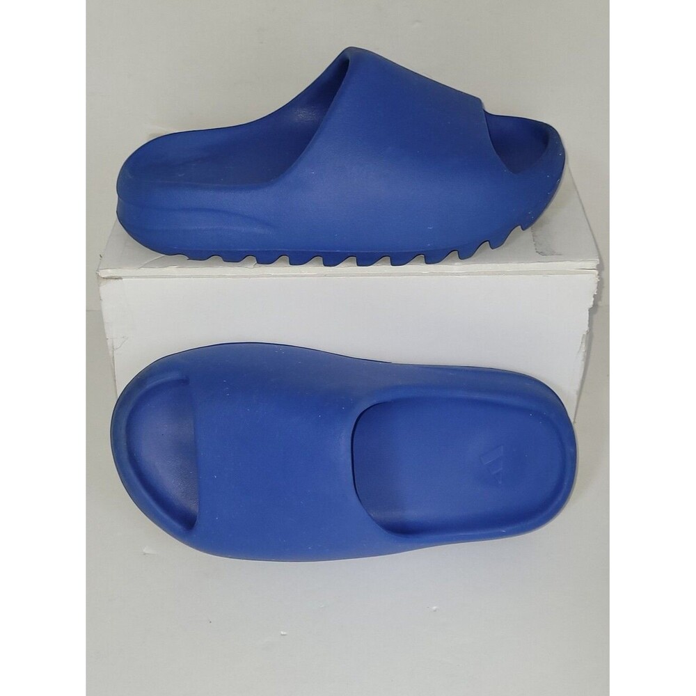 Adidas X Yeezy Size 4 Azure blue Slides